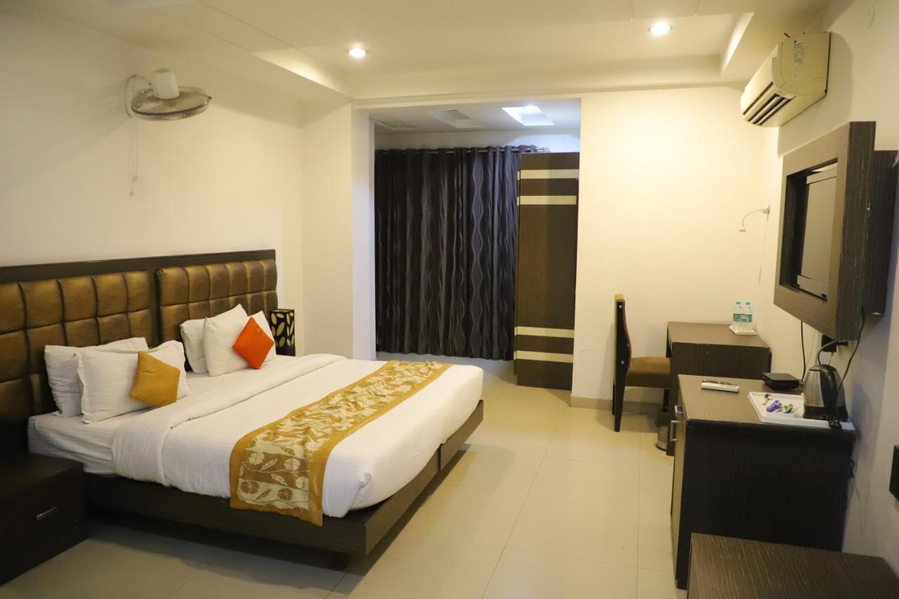 Genx Le Crescent Ghaziabad Hotel Luaran gambar