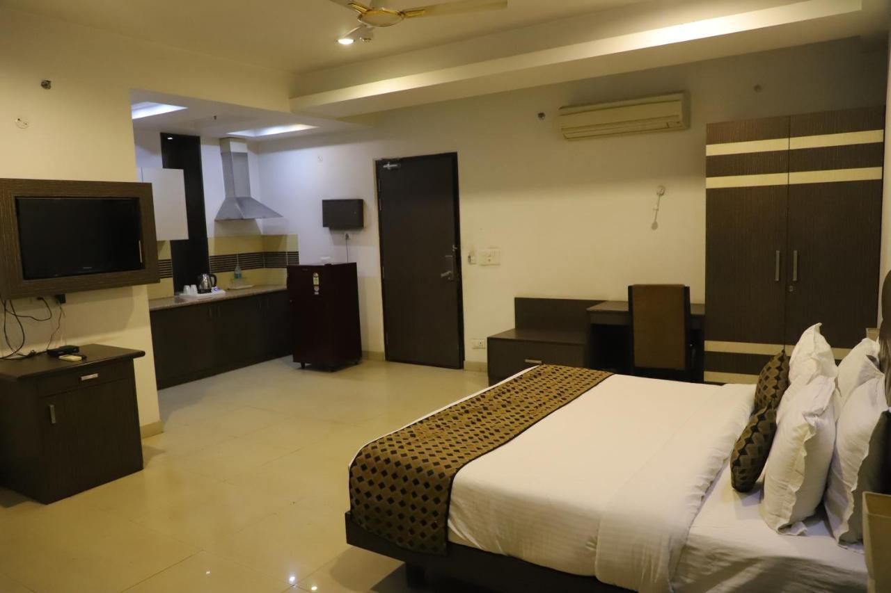 Genx Le Crescent Ghaziabad Hotel Luaran gambar