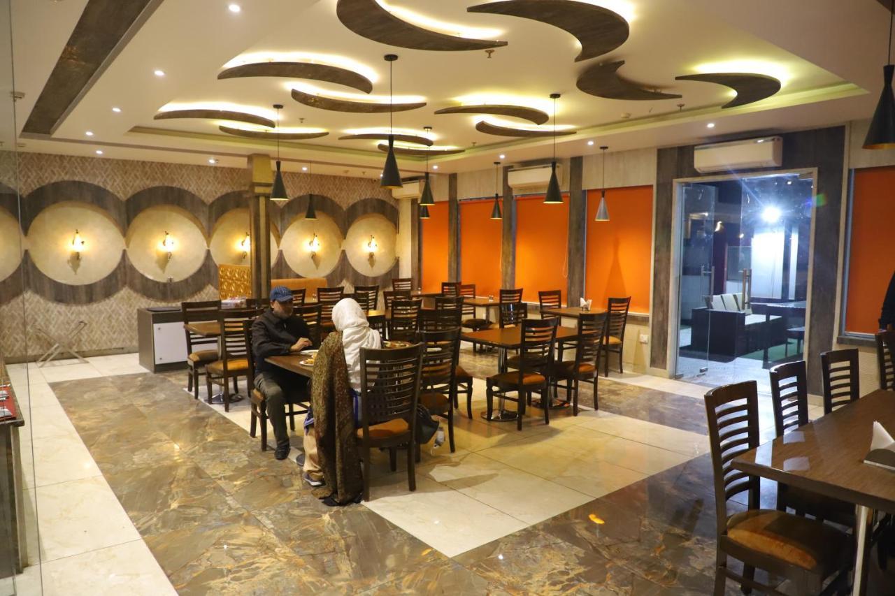 Genx Le Crescent Ghaziabad Hotel Luaran gambar