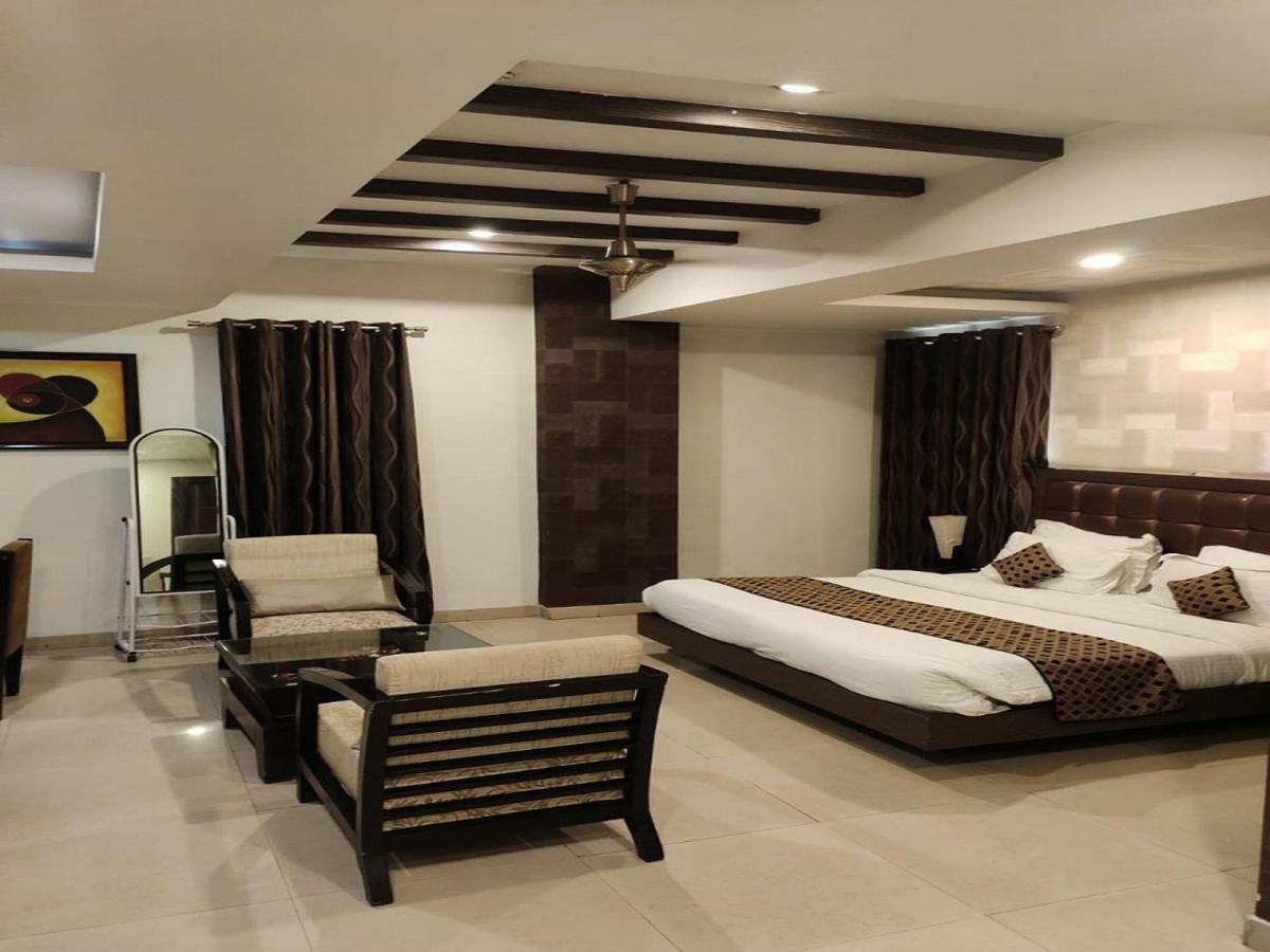 Genx Le Crescent Ghaziabad Hotel Luaran gambar