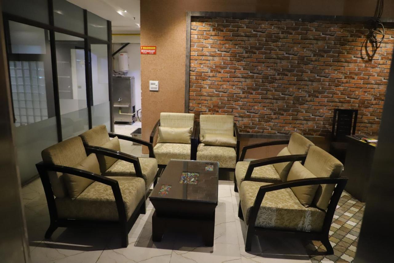 Genx Le Crescent Ghaziabad Hotel Luaran gambar