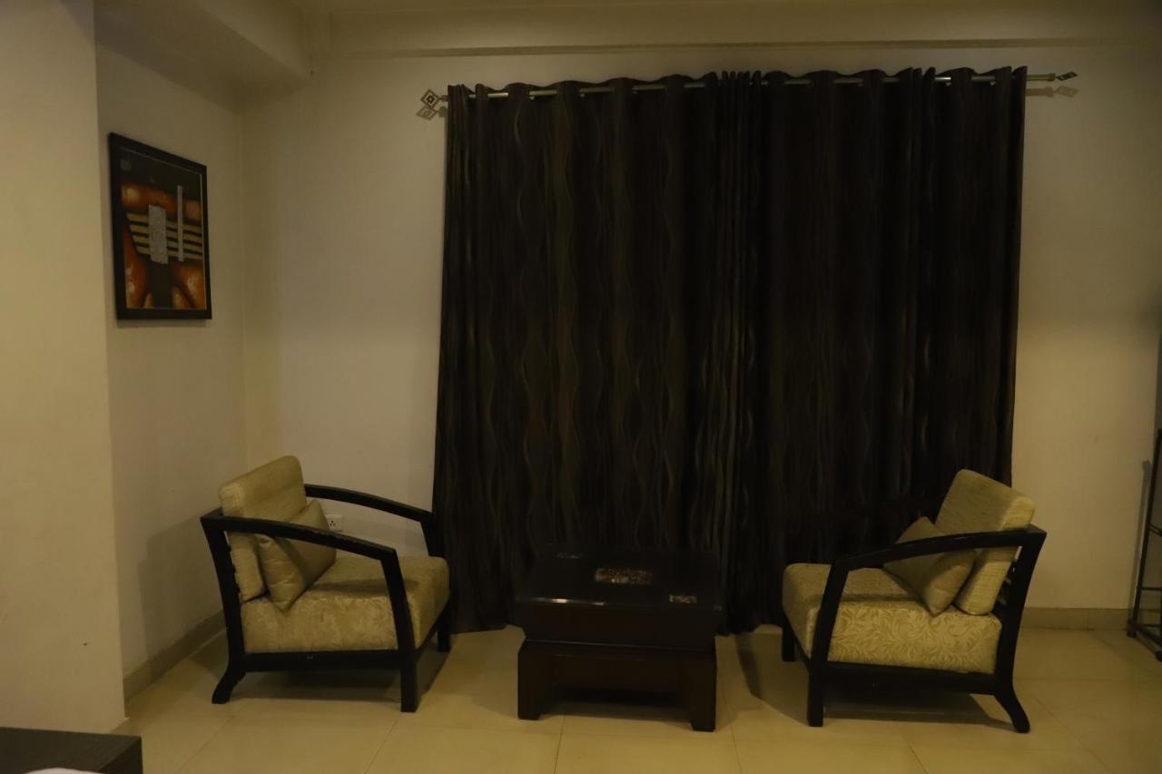 Genx Le Crescent Ghaziabad Hotel Luaran gambar