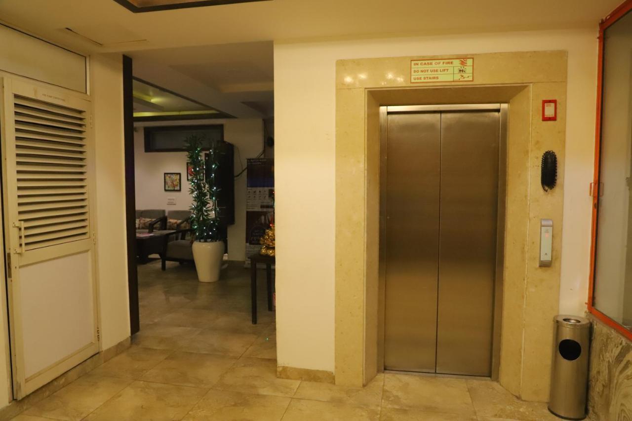 Genx Le Crescent Ghaziabad Hotel Luaran gambar