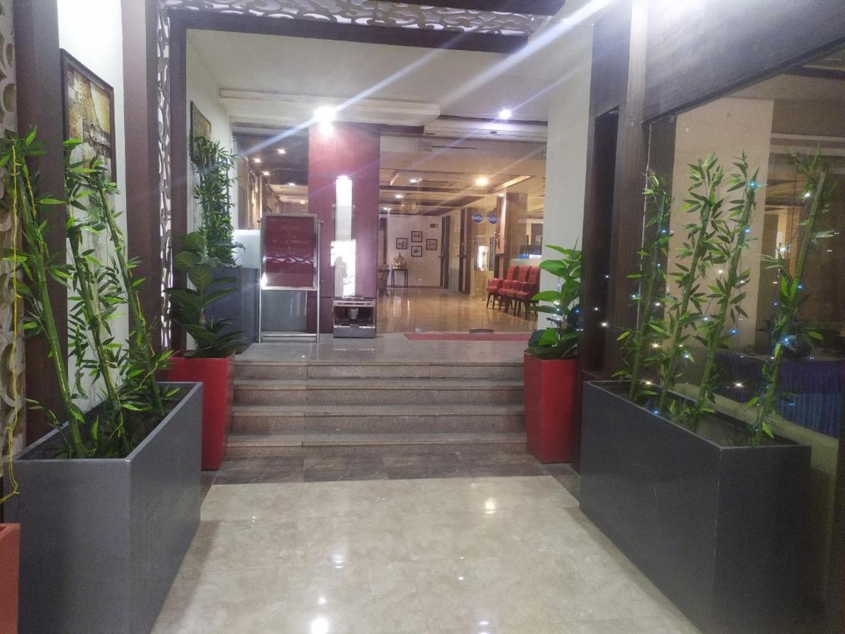 Genx Le Crescent Ghaziabad Hotel Luaran gambar