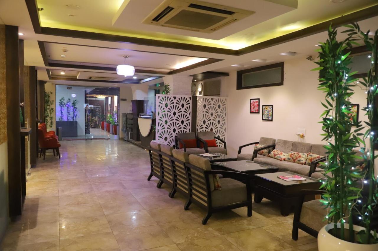 Genx Le Crescent Ghaziabad Hotel Luaran gambar