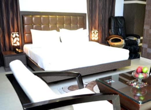 Genx Le Crescent Ghaziabad Hotel Luaran gambar