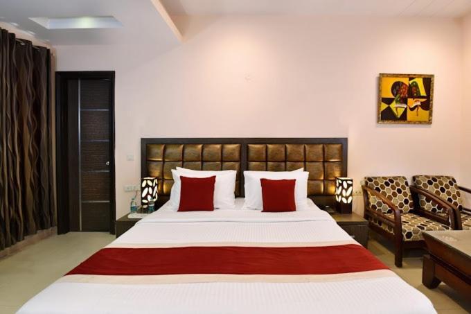 Genx Le Crescent Ghaziabad Hotel Luaran gambar