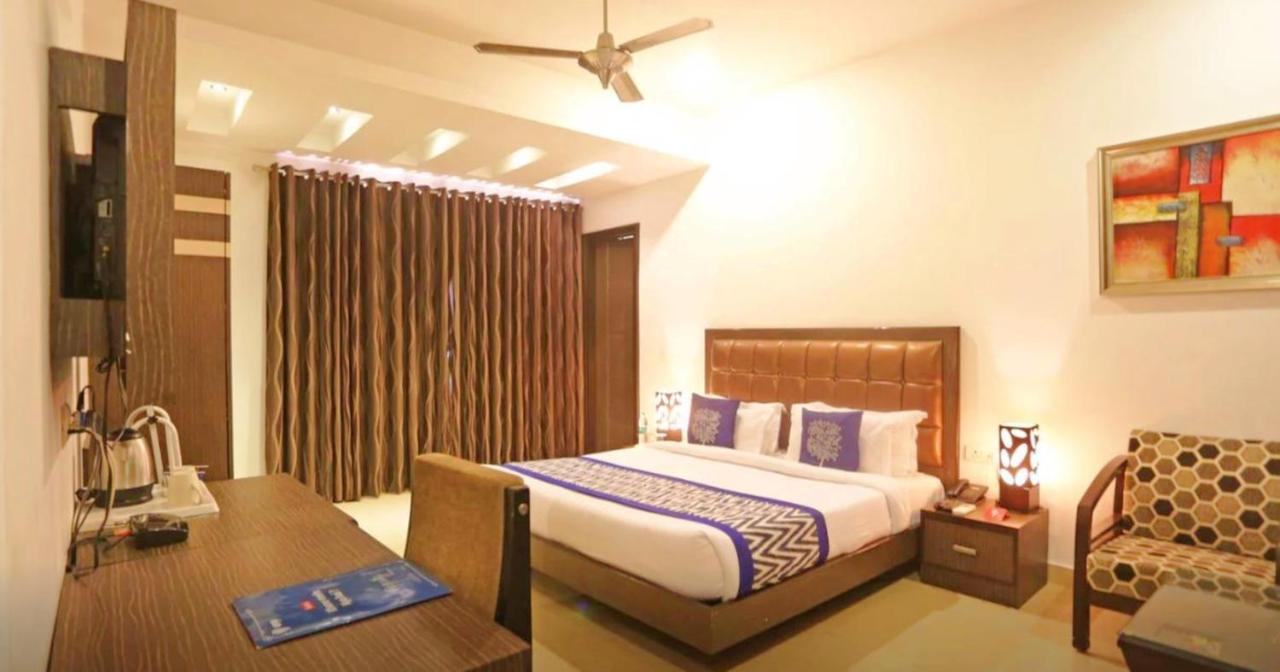 Genx Le Crescent Ghaziabad Hotel Luaran gambar