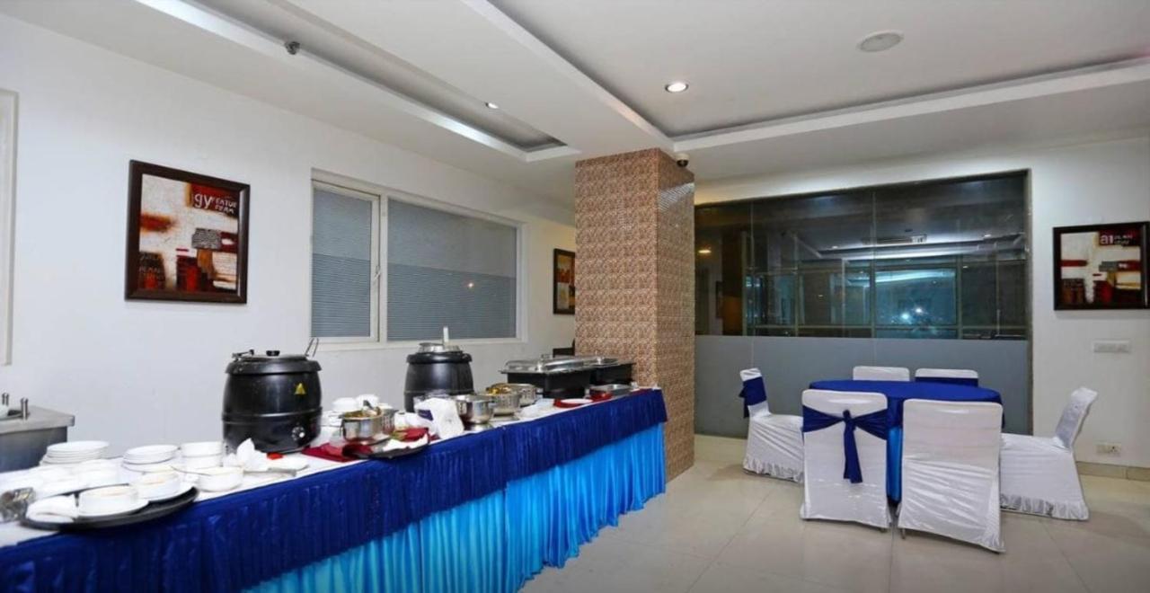 Genx Le Crescent Ghaziabad Hotel Luaran gambar