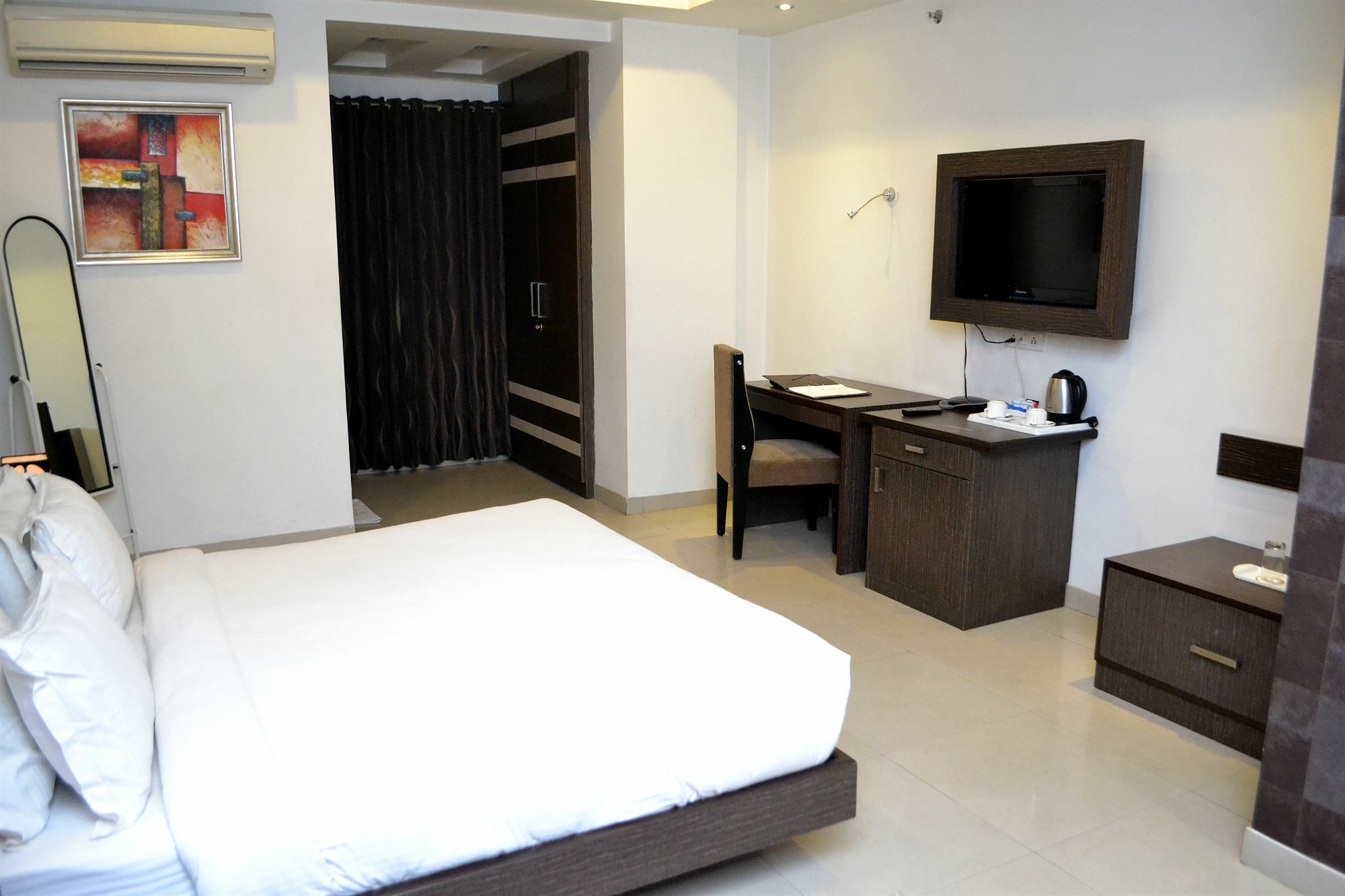Genx Le Crescent Ghaziabad Hotel Luaran gambar
