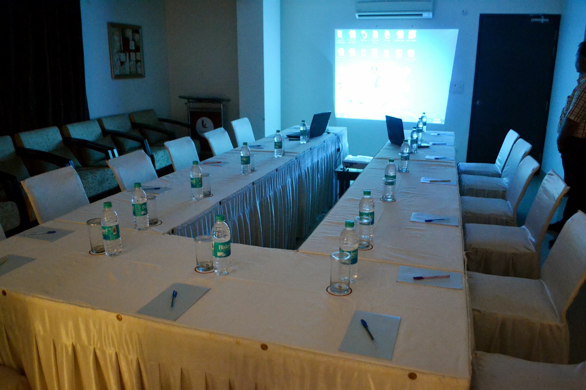 Genx Le Crescent Ghaziabad Hotel Luaran gambar